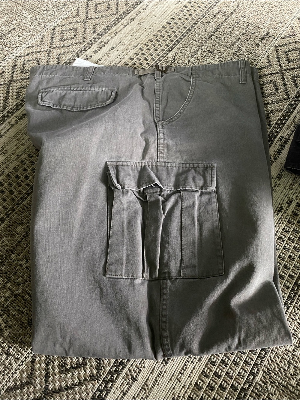 Cabela’s Men’s Grey Cargo Work Casual Wear Pants  -  Size 46